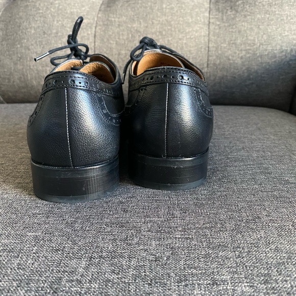 Johnston & Murphy Tyndall Wingtip dress shoes